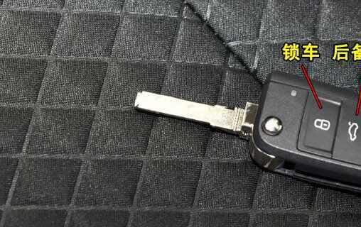 斯柯达柯米克钥匙隐藏功能，柯米克钥匙更换电池图解