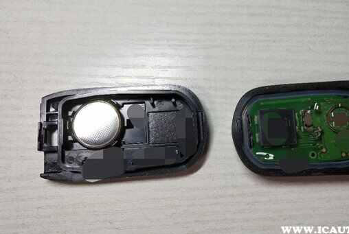 别克GL8钥匙隐藏功能，GL8钥匙更换电池图解