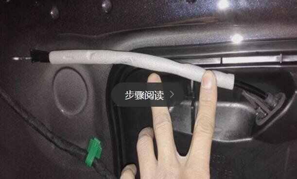 宝马x1右侧车门异响，宝马x1颠簸有异响
