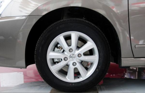 经典轩逸轮胎尺寸，2016轩逸经典轮胎型号