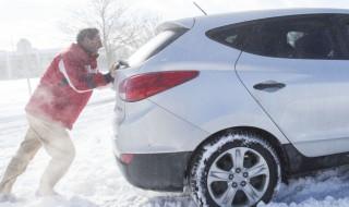 汽车在雪地里打滑 汽车在雪地里打滑怎么办
