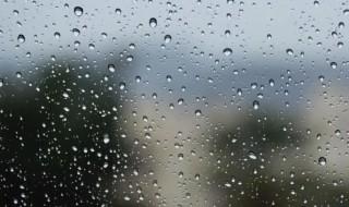 下雨天能开近灯吗 下雨天晚上可以开远光灯吗