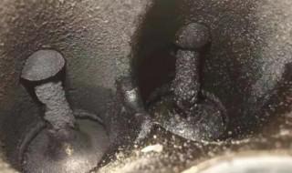 发动机的积碳怎么清洗比较好 发动机积碳用什么清洗