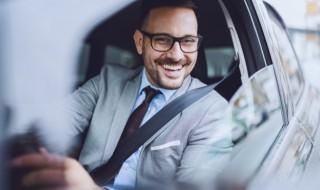 主驾驶一键升降怎么用 怎么用主驾驶的一键升降功能