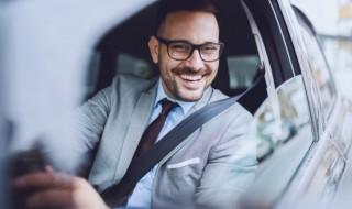 刚买的新车刮漆了怎么办 刚买的新车刮漆了的方法