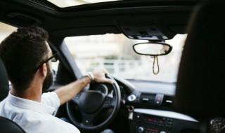 小车钥匙怎么换电池（小车钥匙怎么换电池视频）